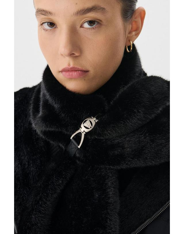 분더캄머 Mink fur Muffler_Black(밍크 퍼 머플러_블랙) 착용컷
