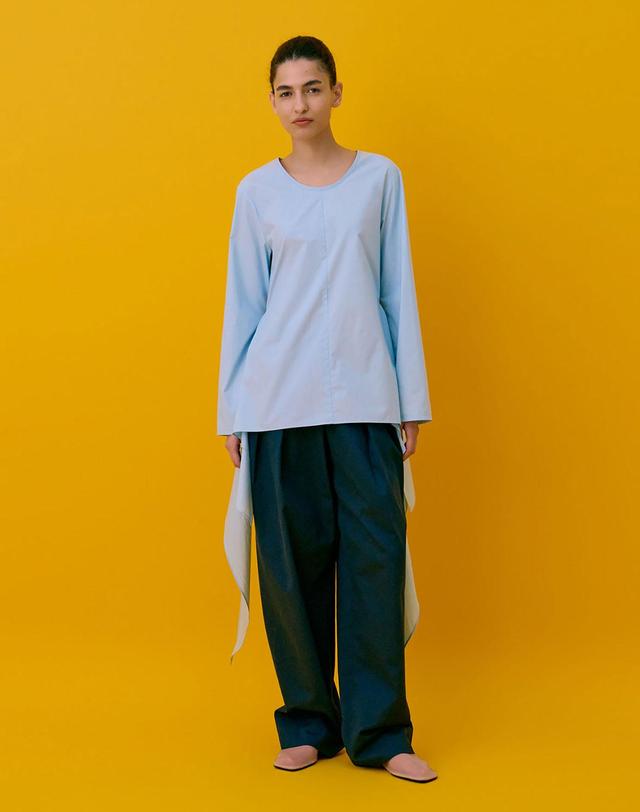 분더캄머 Drape Blouse_Light Blue 착용컷