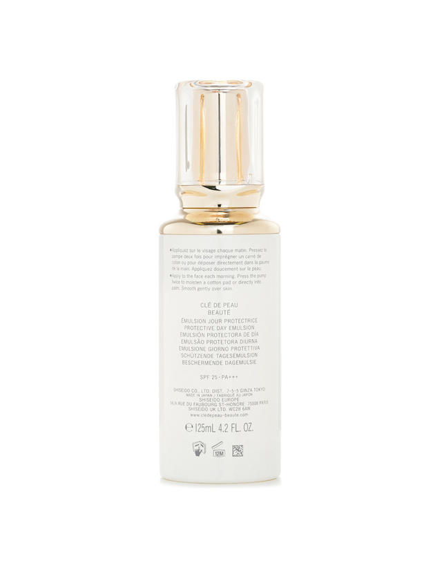 끌레드뽀 끌레드뽀 프로텍티브 데이 에멀젼 125ml 착용컷