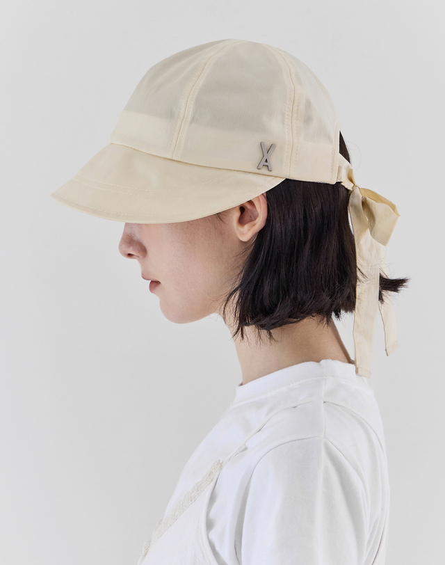 바잘 [배우 염정아 착용] [바잘] VA 스터드 리본 보닛햇 베이지 착용컷
