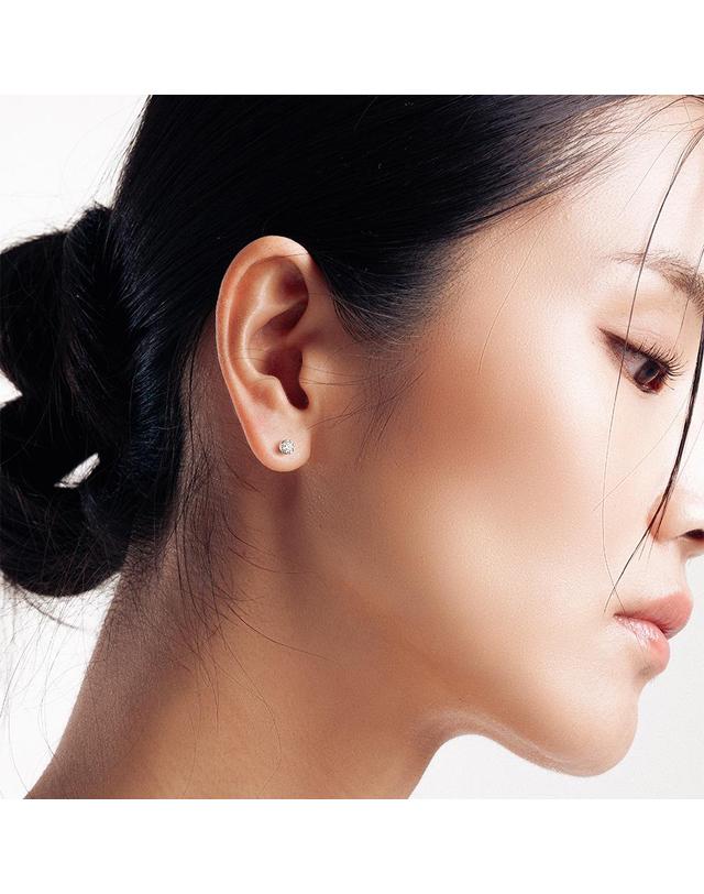 미꼬 크라운 다이아몬드 귀걸이 0.1ct SI2 착용컷