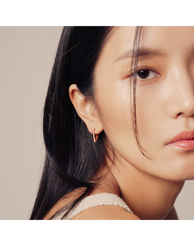 미꼬 윈썸 트라이앵글 귀걸이 착용컷