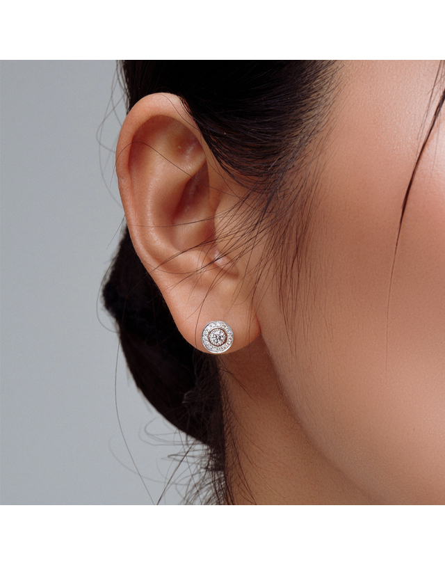미꼬 필로스 18K 1부 다이아몬드 귀걸이 착용컷