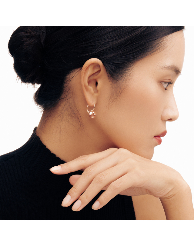미꼬 [볼컬렉션] 메리골드 세미드롭 18K 귀걸이 10mm 착용컷