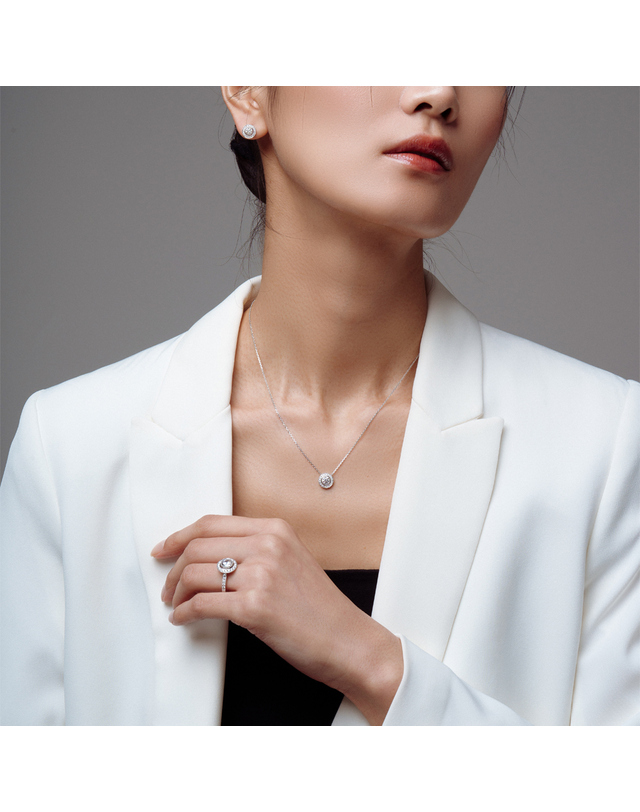 미꼬 필로스 다이아몬드 목걸이 0.3ct (3부)(GIA F.VS2.3EX.NONE) 착용컷