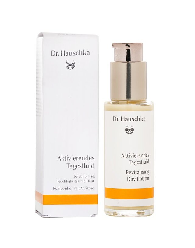 닥터브란트 닥터 하우쉬카 리바이탈라이징 데이 로션 50ml 착용컷