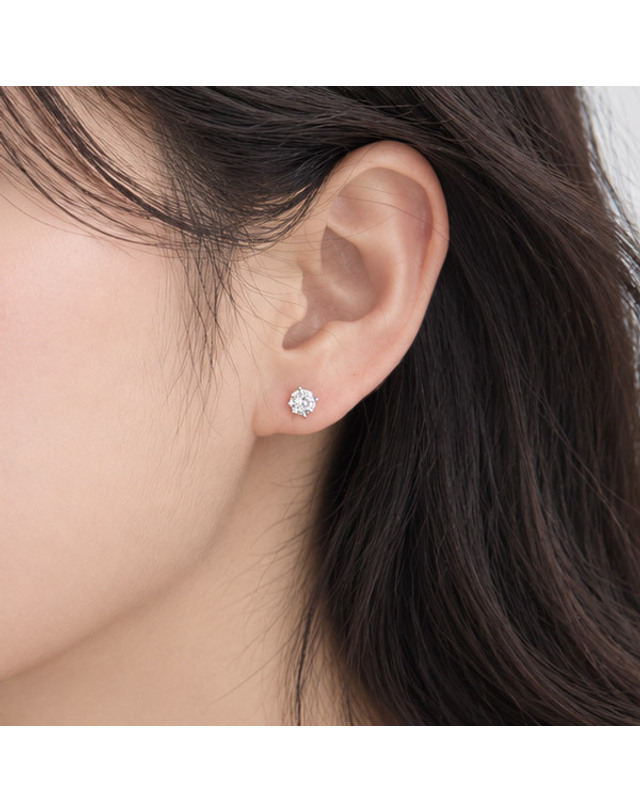 메종드쉬 메종드쉬 모이사나이트 귀걸이 랩다이아 4프롱 BME017 착용컷