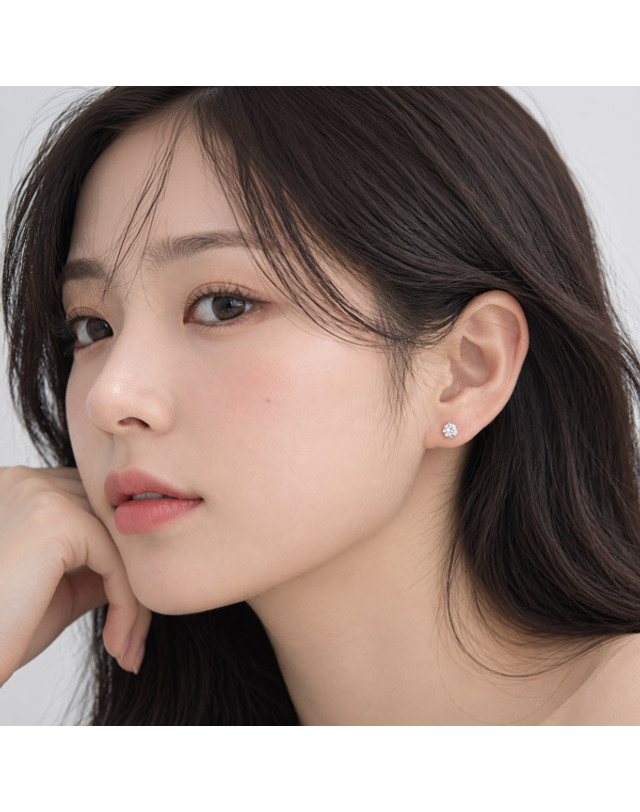 메종드쉬 메종드쉬 모이사나이트 귀걸이 랩다이아 4프롱 BME017 착용컷