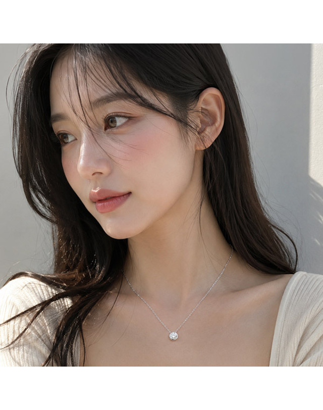 메종드쉬 메종드쉬 모이사나이트 목걸이 랩다이아 베젤 BMN010 착용컷