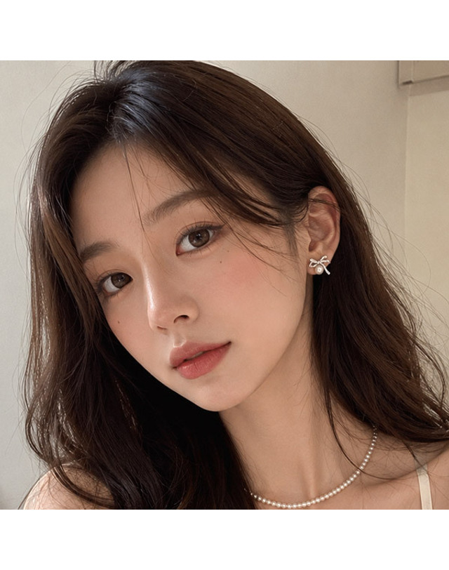 메종드쉬 메종드쉬 귀걸이 모던 웨이브 큐빅 리본 진주 BCE010 착용컷