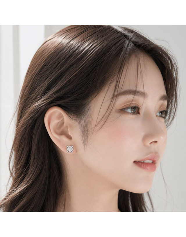 메종드쉬 메종드쉬 모이사나이트 귀걸이 랩다이아 클로버BME029 착용컷