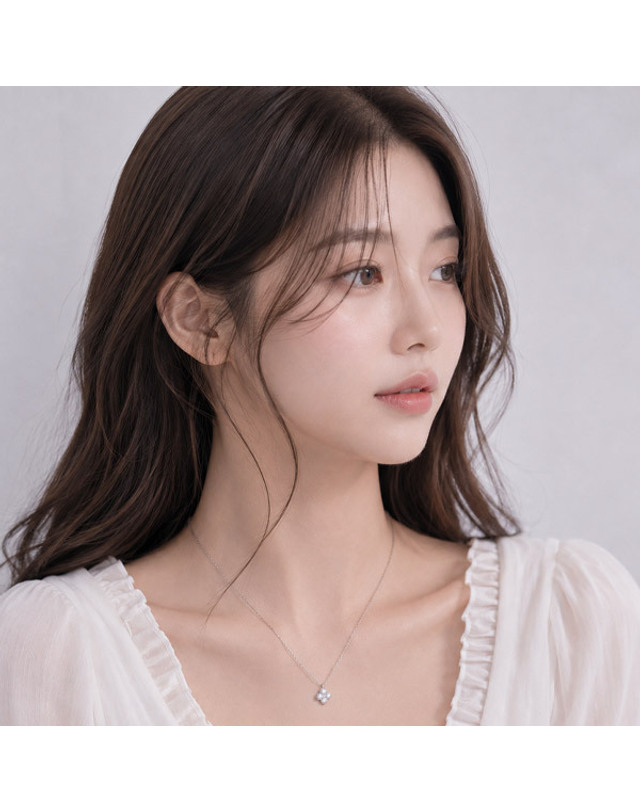 메종드쉬 메종드쉬 모이사나이트 목걸이 랩다이아 클로버BMN018 착용컷