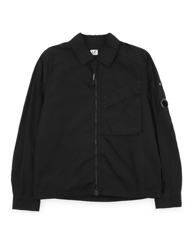 CP컴퍼니 남성 렌즈 와펜 크롬-R 지퍼 오버셔츠 자켓(블랙) 21CMOS120A 005904G 999
