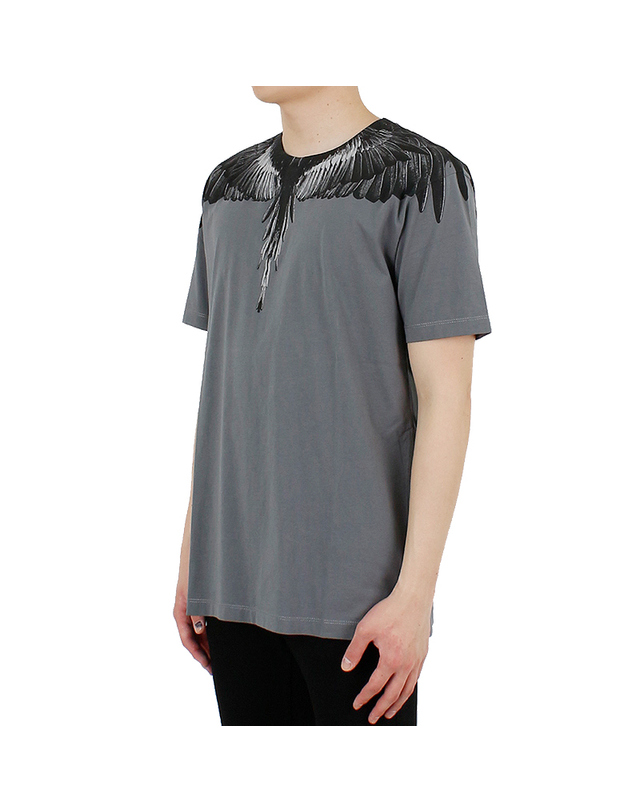 마르셀로 불론 20 S/S 마르셀로불론 남성 윙스 반팔(그레이/블랙) CMAA018R20JER006 1110 착용컷