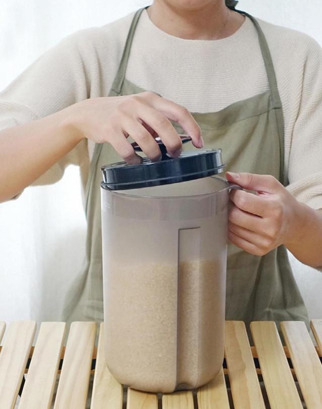 엠지엠씨 [엠지엠씨] 플루딕 진공 밀폐쌀통 3L 잡곡/쌀보관 착용컷