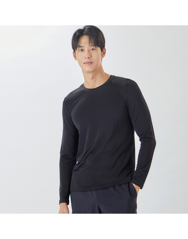 라이프로그 냉감 라운드 긴팔 티셔츠 MVTSOF62_BK 착용컷