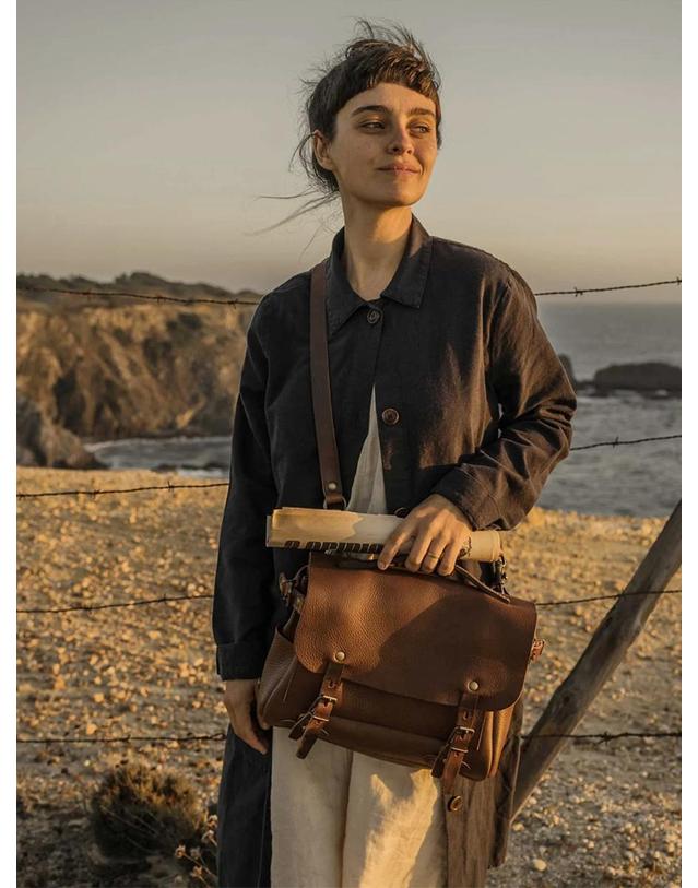 블루드쇼프 블루드쇼프 이클레어 사첼백 S - 쿠바 리브레 착용컷