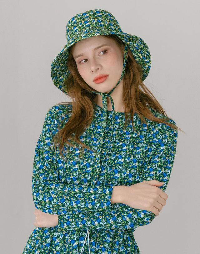 보니데 와이드 스트랩 버킷햇 강꽃 초록 착용컷