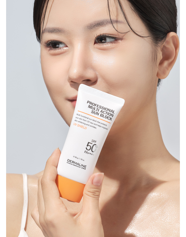 더마라인 더마라인 프로페셔널 멀티액션 선블록_50g 착용컷