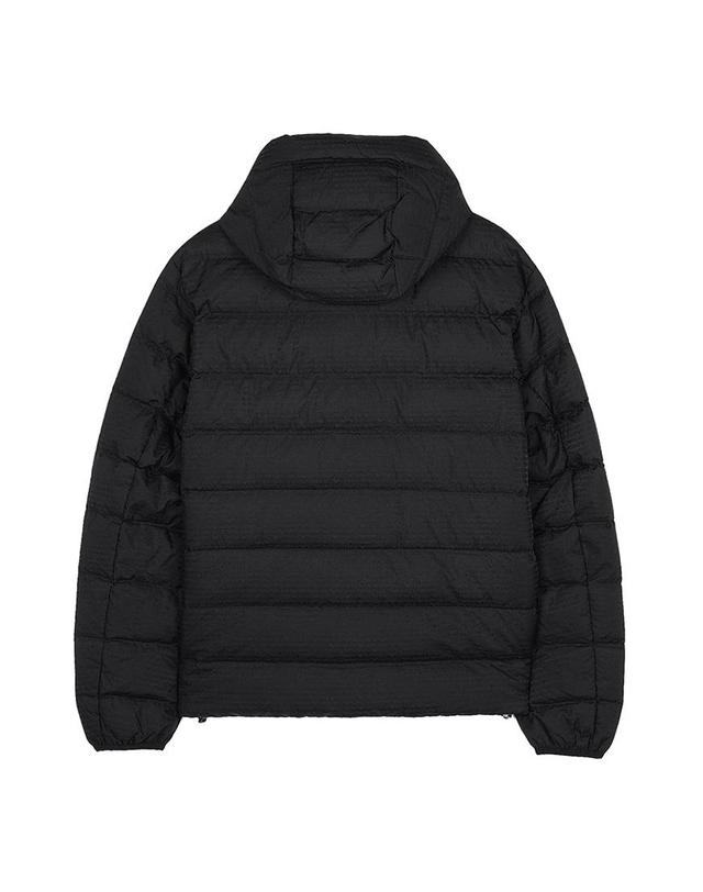 엠포리오아르마니 [엠포리오 아르마니] FW25 남성 자카드 로고 퀄팅 패딩 EM003043 AF15384 UC001 착용컷
