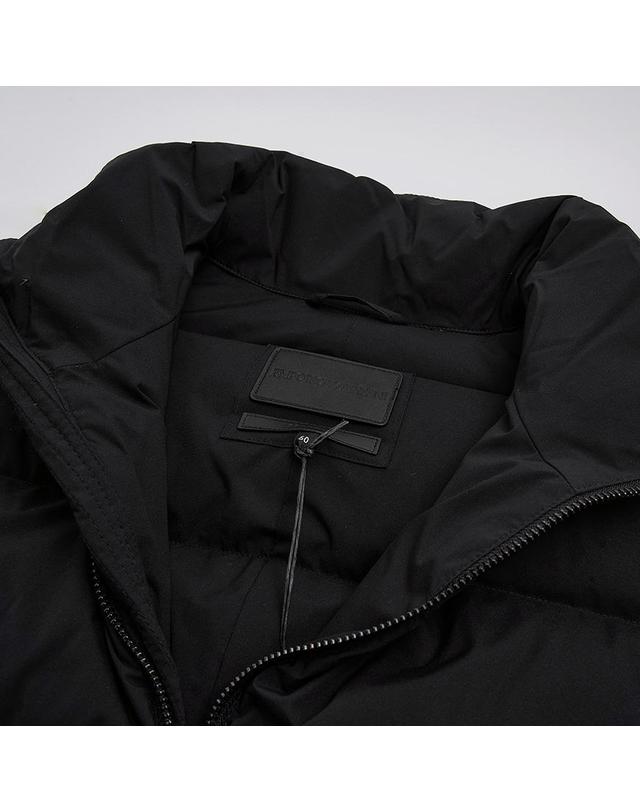 엠포리오아르마니 [엠포리오 아르마니] FW25 남성 하이칼라 퀄팅 패딩 8N1LA5 1NLRZ 0999 착용컷