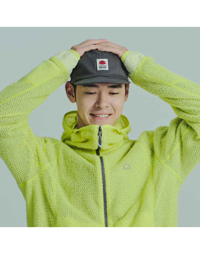 제로그램 게르 라벨 포인트 6패널 캡 그레이 착용컷