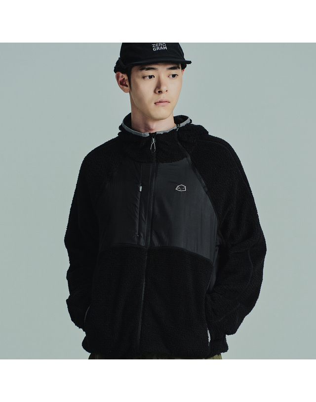 제로그램 액티브 이볼브® 패커블 후디 자켓 블랙 착용컷