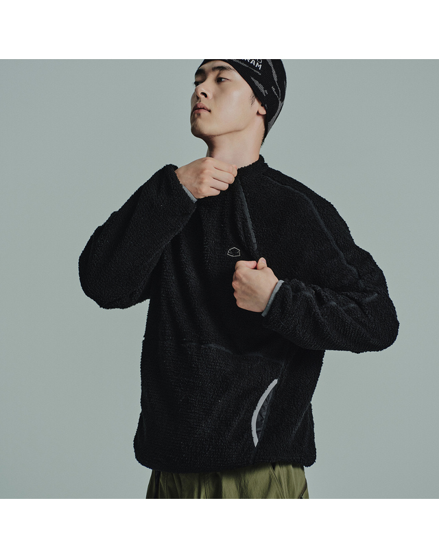 제로그램 액티브 이볼브® 패커블 하프집 블랙 착용컷