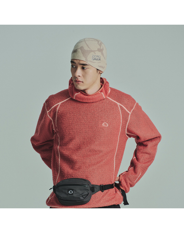 제로그램 폴라텍 알파90® 라이트 후드티셔츠 레드 착용컷