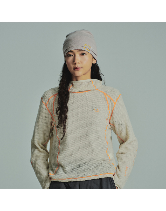 제로그램 폴라텍 알파90® 라이트 후드티셔츠 베이지 착용컷