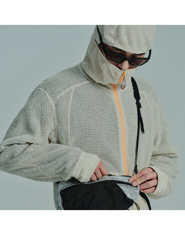 제로그램 폴라텍 알파90® 패커블 자켓 베이지 착용컷