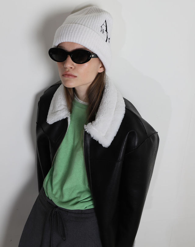 아에르 Beanie New Logo Wool Cashmere Blend Ivory 착용컷