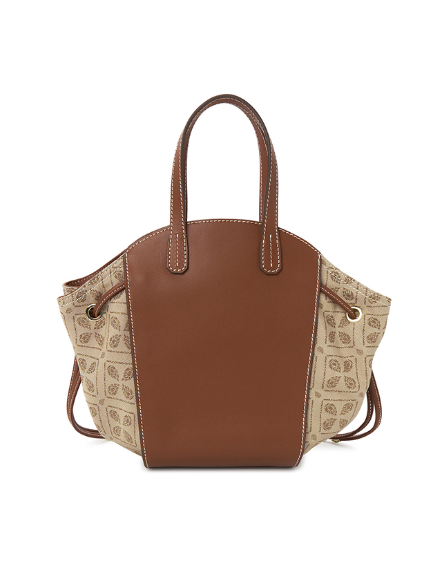 헬렌카민스키 헬렌카민스키 얼루어 여성 토트백 BAG51680 JACQUARD LATTE CUOIO 착용컷