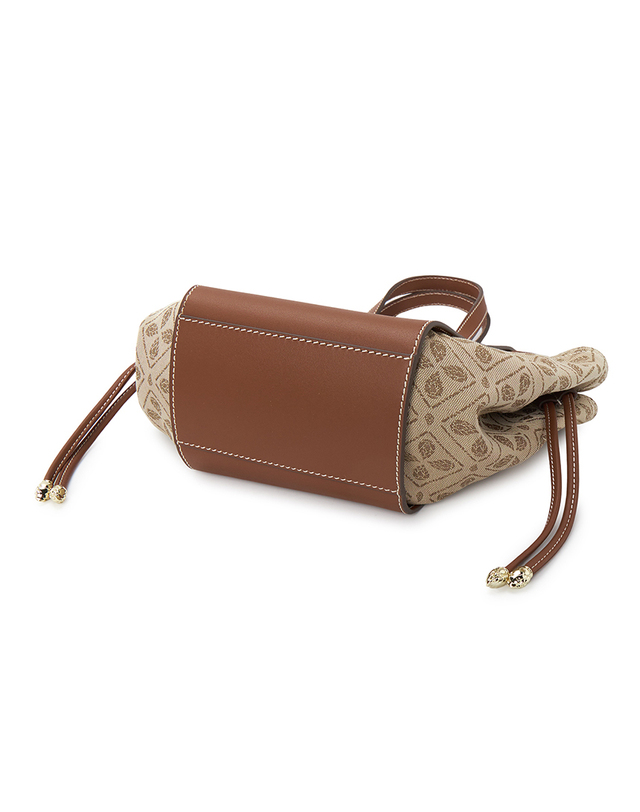 헬렌카민스키 헬렌카민스키 얼루어 여성 토트백 BAG51680 JACQUARD LATTE CUOIO 착용컷