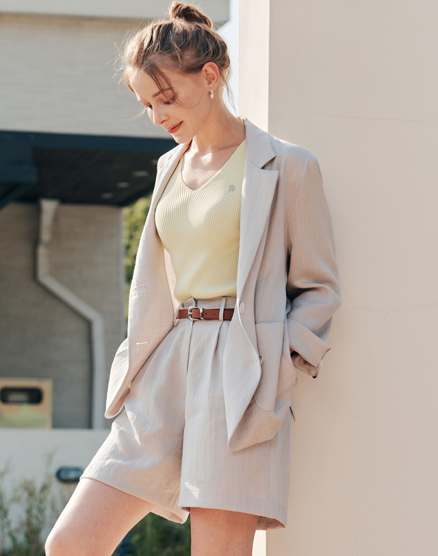 제로스트릿 아이스 린넨 뒷 절개 자켓 / 그레이 착용컷
