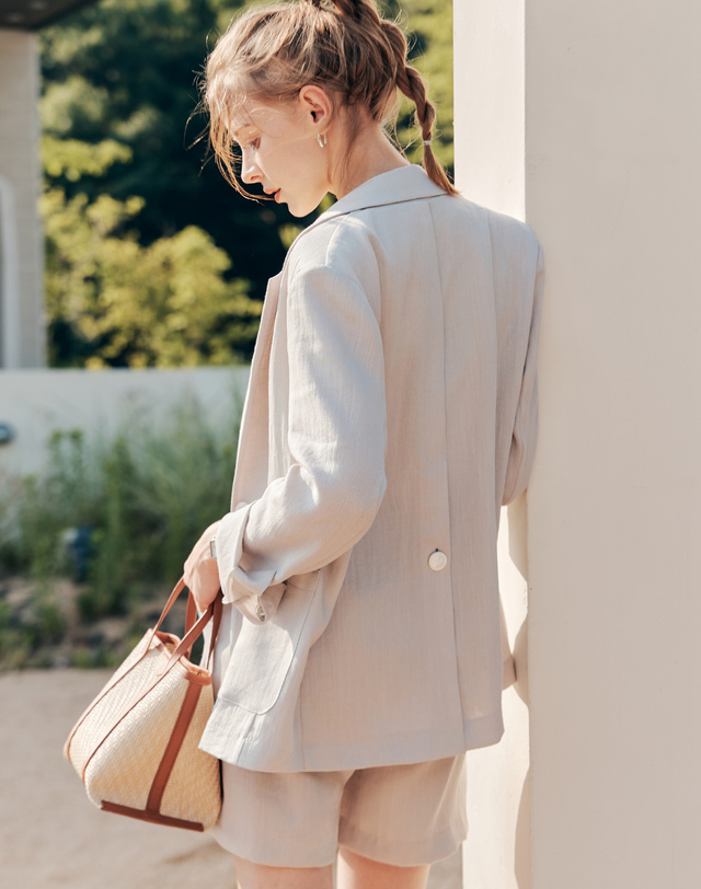 제로스트릿 아이스 린넨 뒷 절개 자켓 / 그레이 착용컷