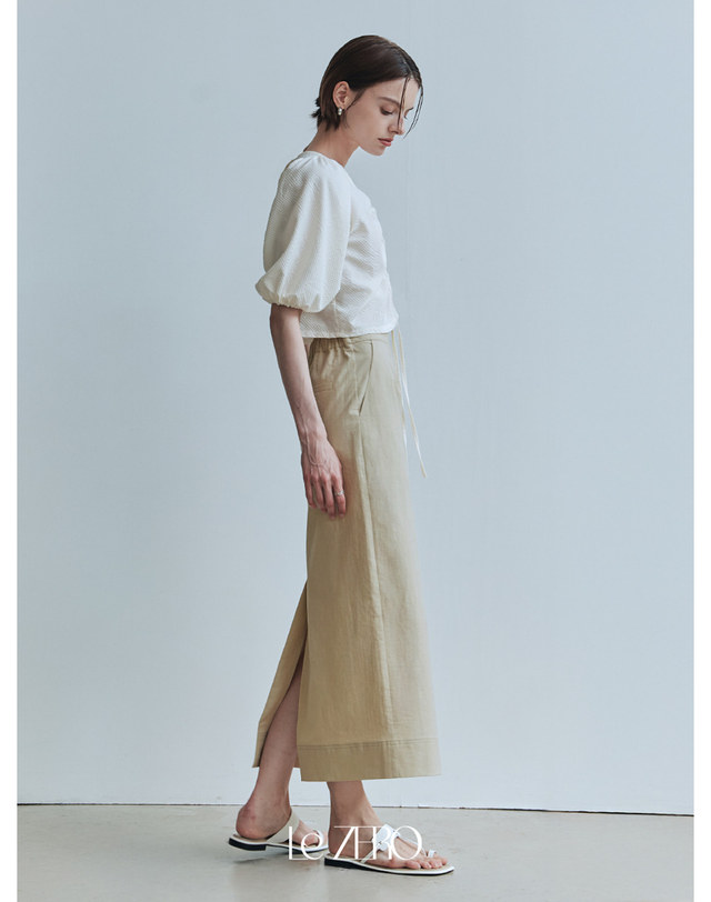 제로스트릿 르제로 스티치 롱 스커트 / 베이지 착용컷