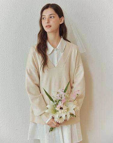 오버핏 브이넥 스웨터 / 버터 옐로우
