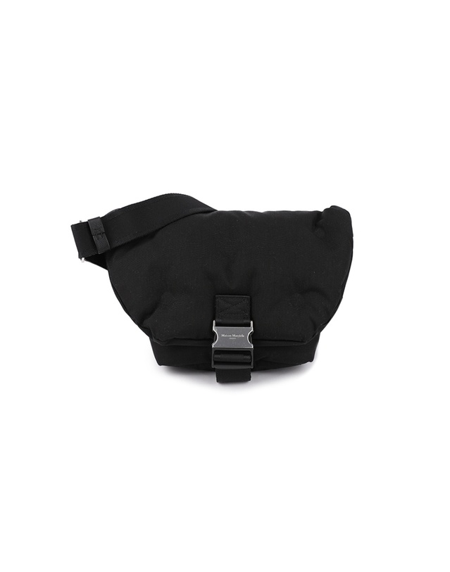 메종 마르지엘라 메종마르지엘라 글램 슬램 마이크로 호보백 SB1WG0021-P4300-T8013 착용컷