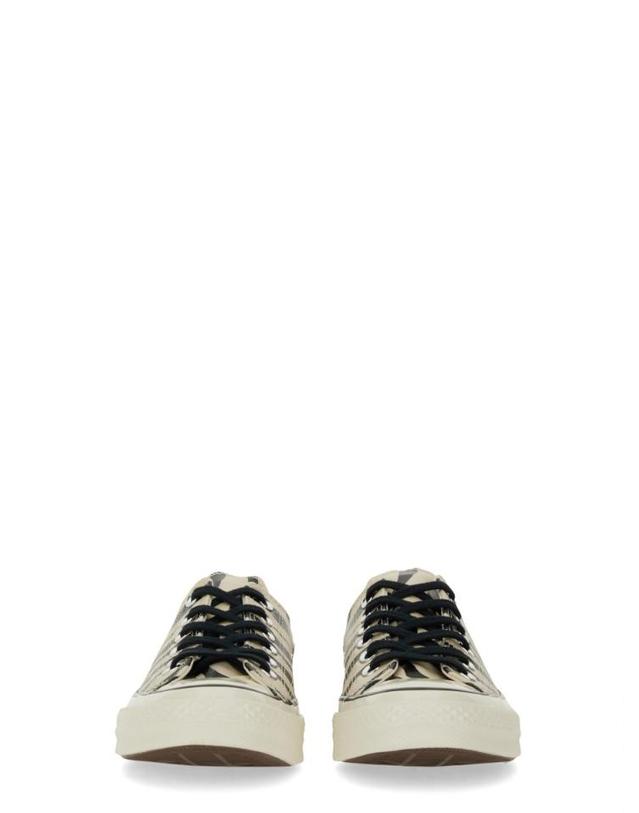 컨버스 [해외직구] 컨버스 CHUCK 70 OX 스니커즈 A13438CLIGHTDUNEBLACKEGRET TP575444326 착용컷