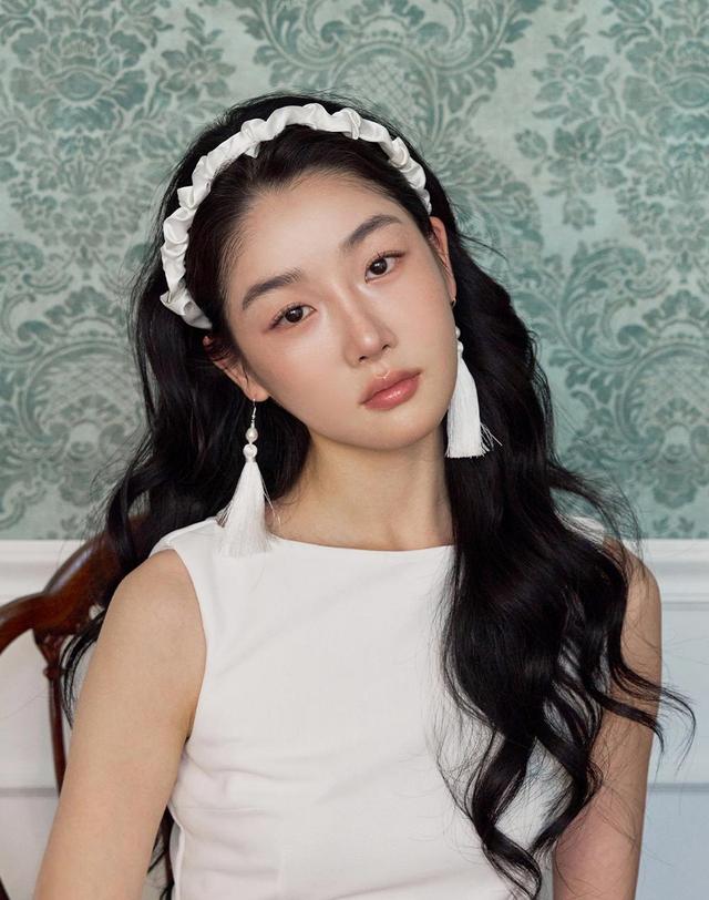 장폴클라리쎄 장폴 클라리쎄 밀키 셔링 헤어밴드 JP-26-101HB 착용컷