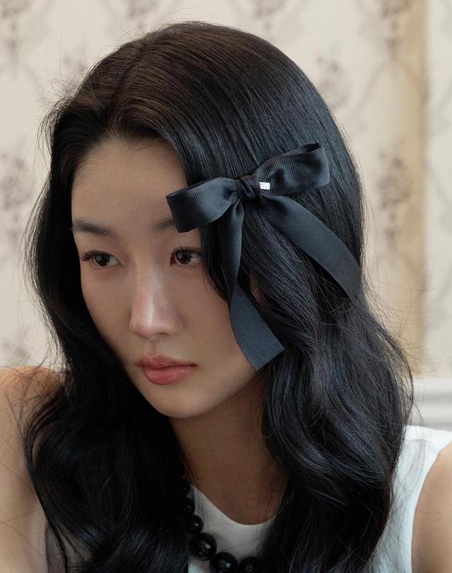 장폴클라리쎄 장폴 클라리쎄 와이어 리본 옆집게핀 JP-26-102CC 착용컷