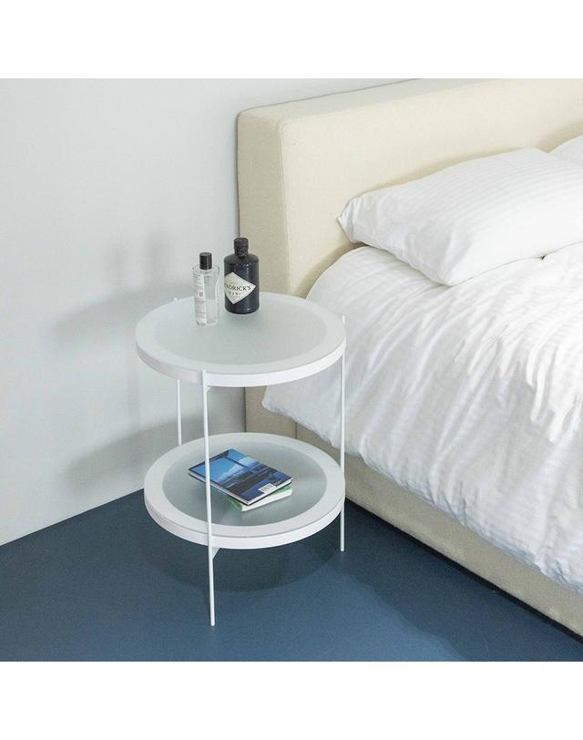 공공공일 HALO series Side table(M) 화이트 착용컷