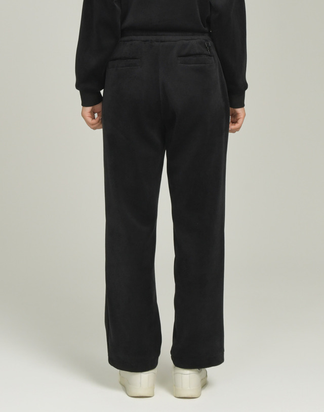 더블플래그 여성 [Range wear] 블랙 여성 로고 포인트 코듀로이 세미와이드 팬츠 착용컷