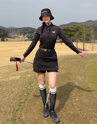 [기능성/필수템] 블랙 여성 라운딩 그래픽 긴팔 카라 티셔츠