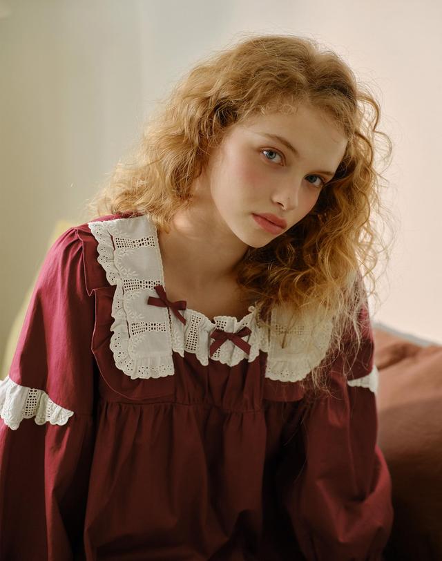울랄라 소르네 긴팔 투피스 버건디 (30수) 착용컷