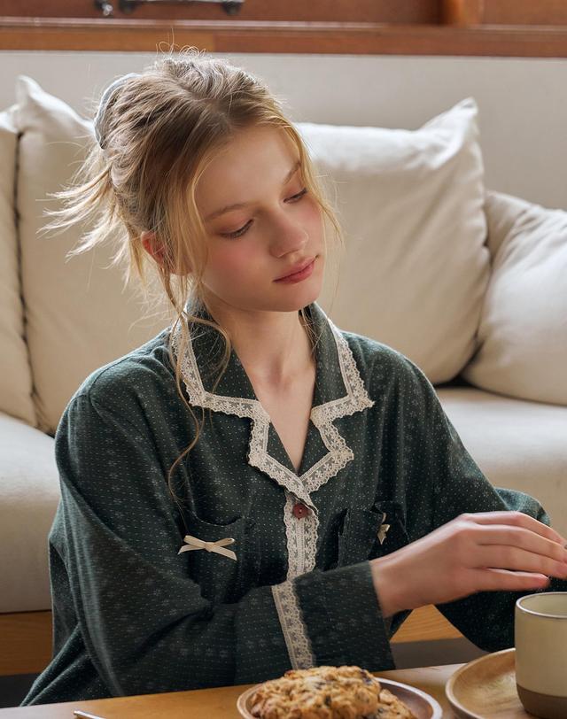 울랄라 네쥬 긴팔 여성페어 딥그린 (21수) 착용컷