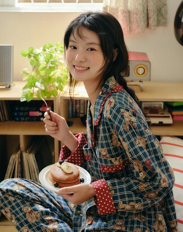 울랄라 포근베어 긴팔 여성페어 딥블루 (21수) 착용컷