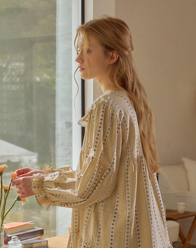 울랄라 모디아 긴팔 투피스 베이지 (30수) 착용컷