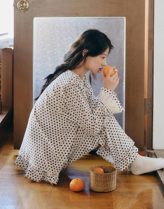 울랄라 에르 긴팔 투피스 크림 (피치기모) 착용컷